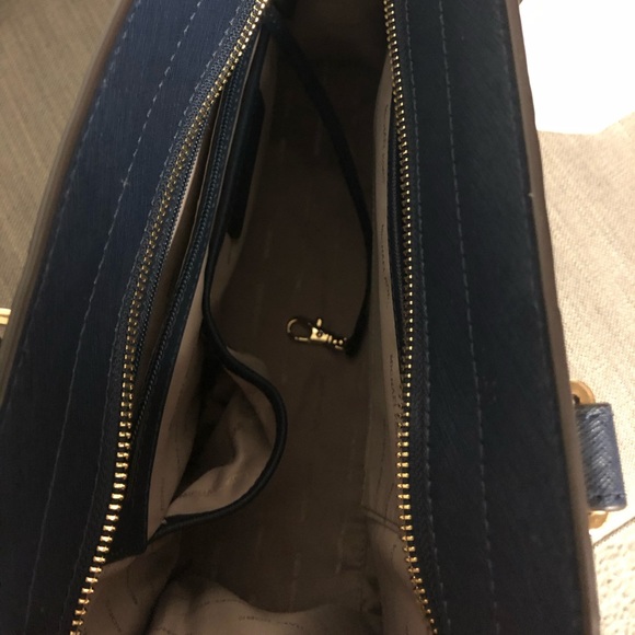 Michael Kors Large Satchel - Picture 5 of 5